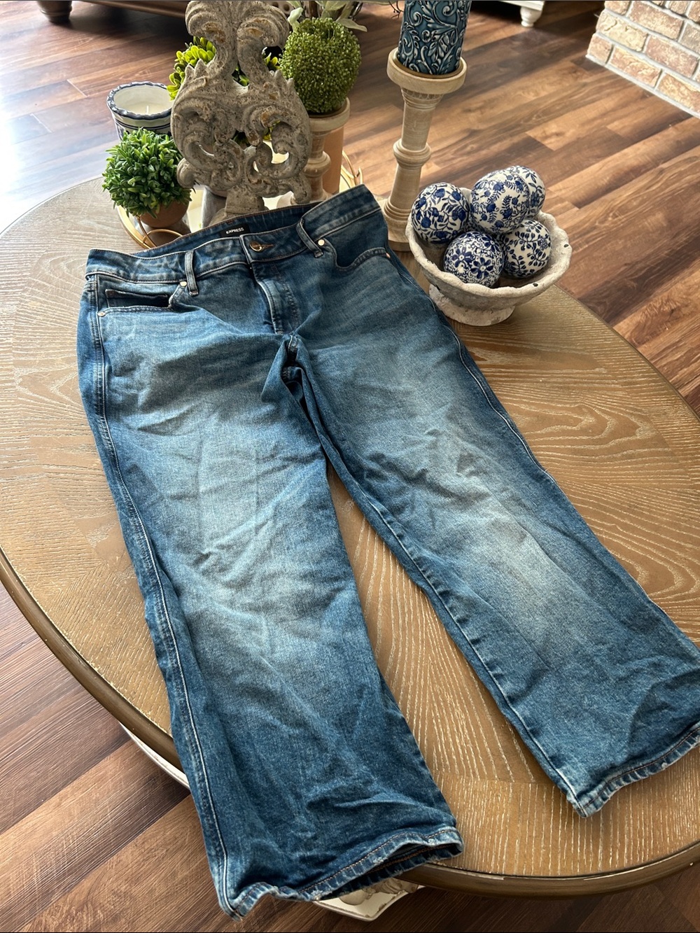 Express Women’s 90’s Ankle Boot Cut Denim Jeans Medium Blue Wash 12 short
